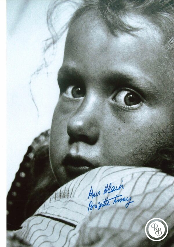 Autographe Brigitte Fossey 20x30