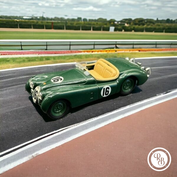 Brumm - 143 - Jaguar XK120 Le Mans 1948 - n16 (1)