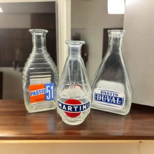 Lot de trois anciennes Carafes/Bouteilles publicitaires - Pastis 51/Pernod 45 - Duval et Martini (1)