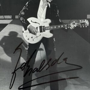 Dédicace - Autographe - Rare photo signée au feutre noir dans les années 70 par Johnny Hallyday