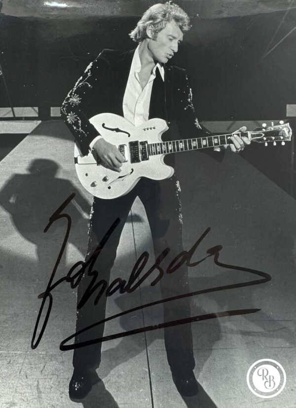 Dédicace - Autographe - Rare photo signée au feutre noir dans les années 70 par Johnny Hallyday