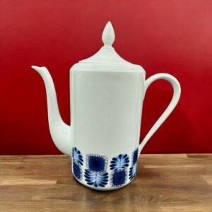 Ancienne grande cafetière SFP Berry - Haute Porcelaine de France - Vers 1960 - Décor stylisé tout en rondeur et dans un camaïeu de bleu - Vintage