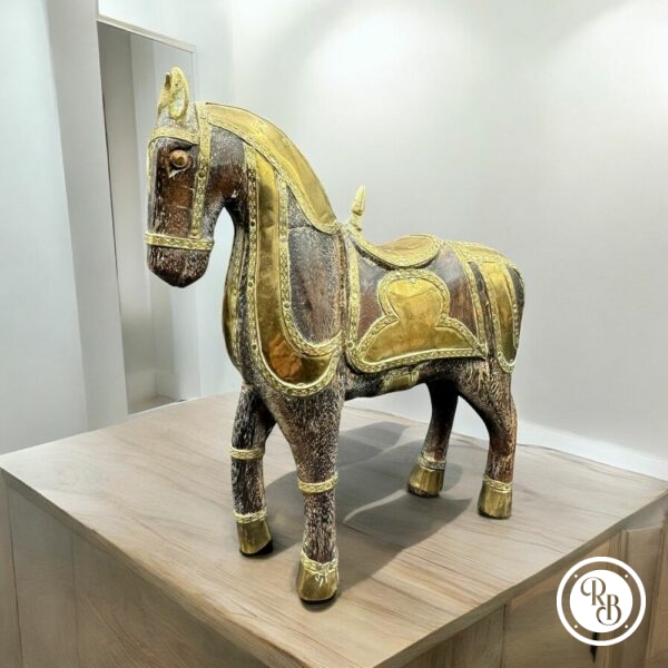 RARE Figurine de Cheval en bois avec décorations et dorures corporelles en laiton. Sculpture Orientale datant des années1950/60 