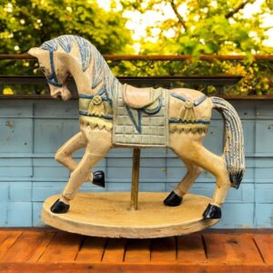 Figurine de Cheval - Jouet ancien - Petit manège - avec support et l'ensemble fabriqué en pâte à papier - Des années 1950/60